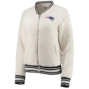 NFL Team Apparel New England Patriots Full-Zip Sherpa Jacket Ecru White Large